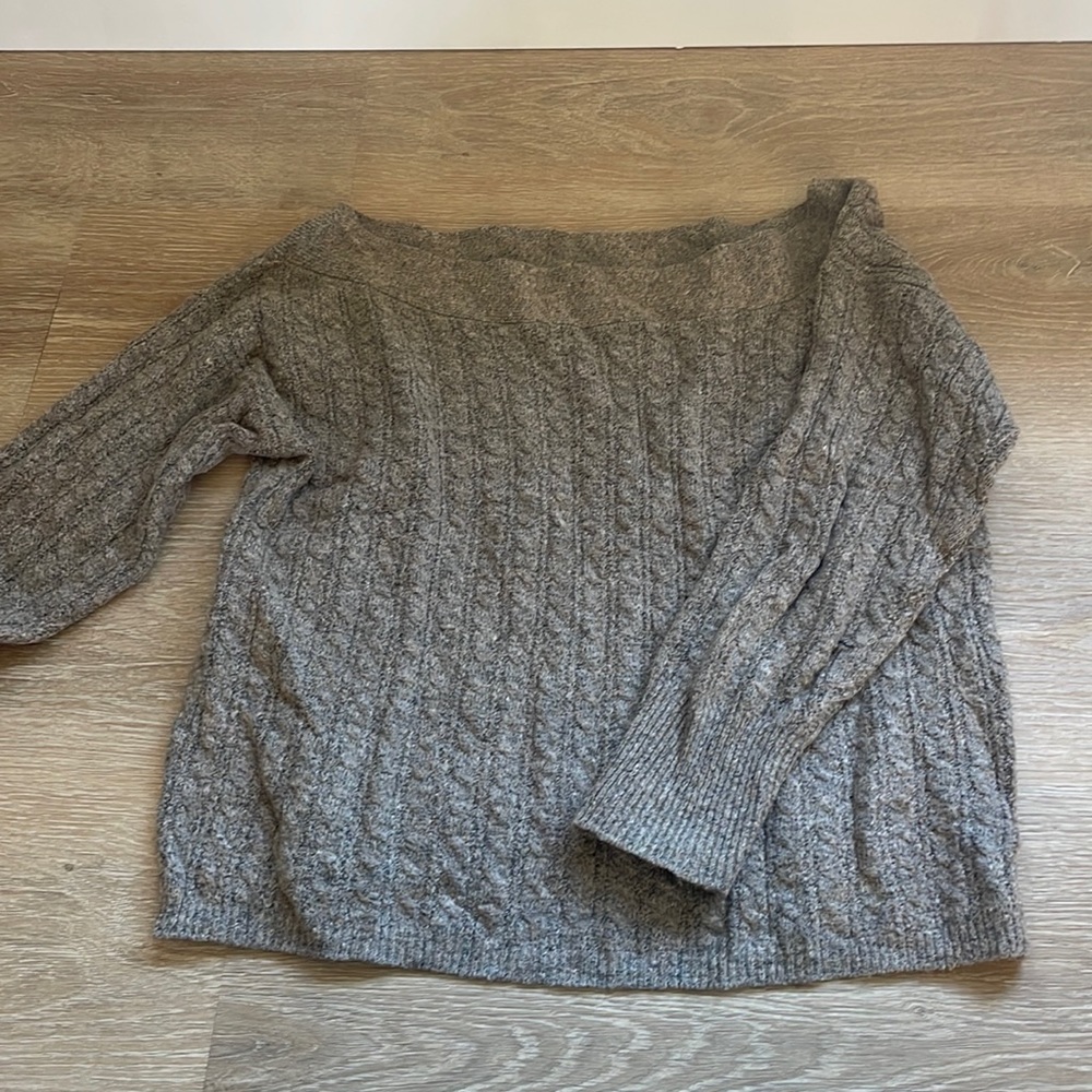 BKE women’s sweater size small